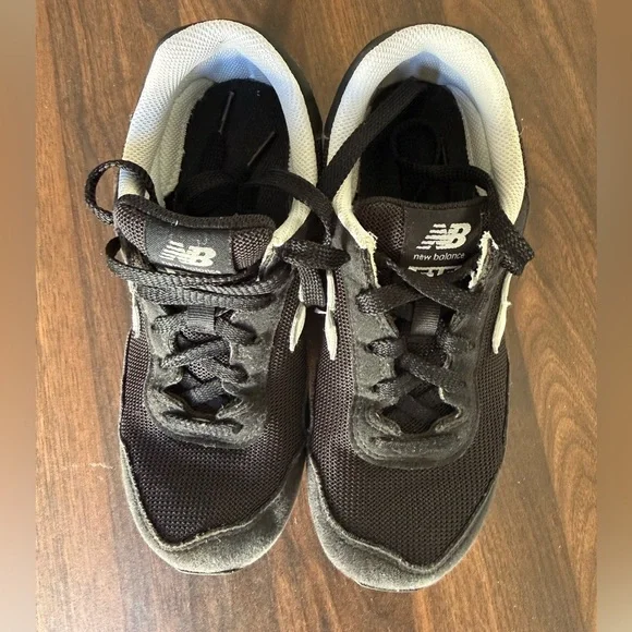 New Balance 515 Kids' Black and White Sneakers - Picture 3 of 5
